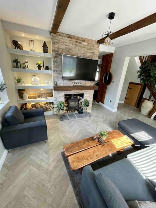 Large Peak District National Park House Holiday home